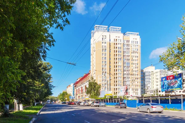 Ett nytt hus i centrum — Stockfoto