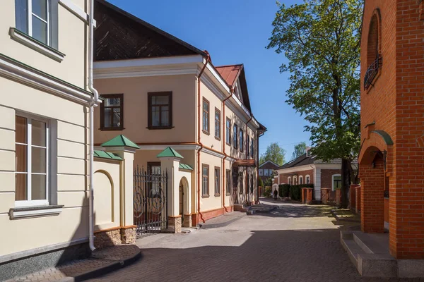 Una pequeña calle en Zapskovye, Pskov — Foto de Stock