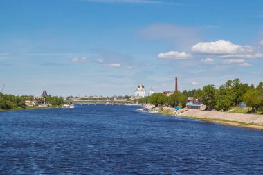 Büyük nehir ve Pskov Trinity Katedrali