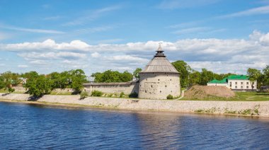 Pskov Kremlin Pokrovskaya Kulesi