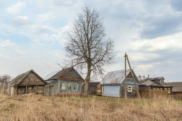 Oude huizen in het dorp — Stockfoto