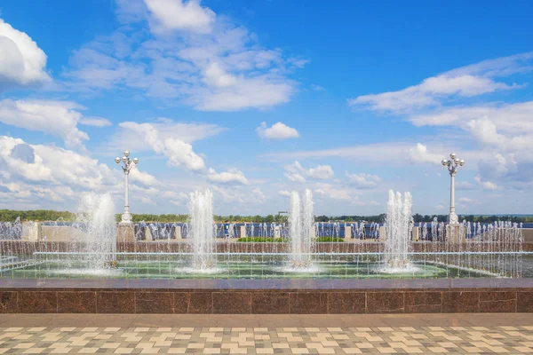 Brunnenbäche, Flussufer, Samara, Russland — Stockfoto