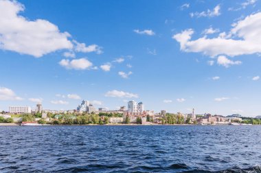 Samara şehri, güneşli bir yaz gününde, Rusya
