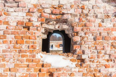 eski bir duvarında pencere