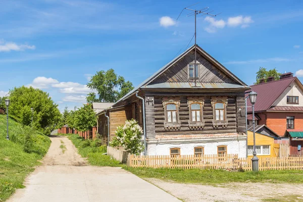 Деревянный дом на острове Свияжск, Россия — стоковое фото