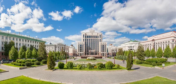 Panorama de la Place de la Liberté en été à Kazan — Photo