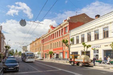 Samara şehri, Samara bölgesi / Rusya - 21 Mayıs 2019: Güneşli bir günde Kuibyshev Caddesi