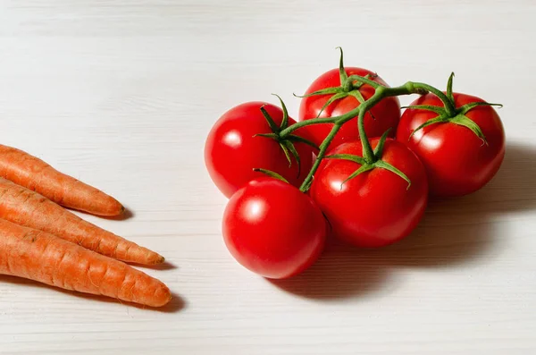 Tomater och morötter — Stockfoto