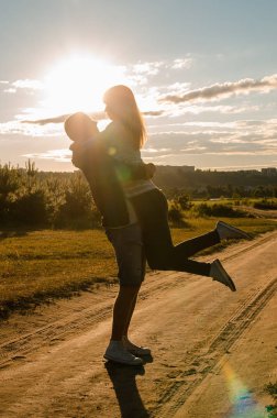 mutluluk ve romantik bir sahne