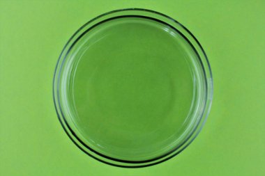 Petri kabı (Petrie kabı, petri kapsülü veya hücre kültürü kabı) silindirik cam veya bakteri veya yosun gibi kültür hücrelerinde kullanılan plastik kaplama kabı