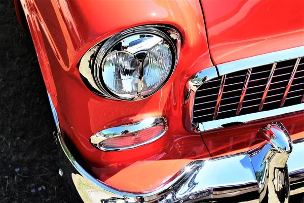 Classic us car, vintage, headlight - Kaunitz / Germay - 2017 May 27 . — стоковое фото