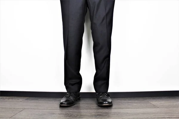 An image of a business man with a suitcase — Stock Photo, Image