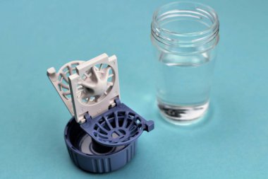 Bir kontakt lens case - arka plan bulanık bir görüntü