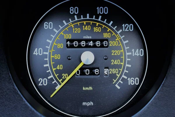 An image of a tachometer from a classic car — Stock Photo, Image