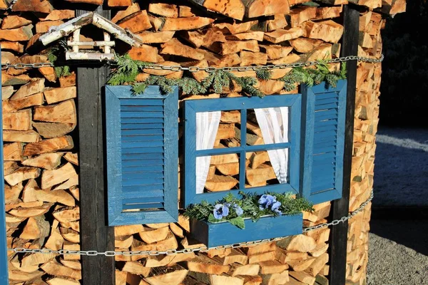 Зображення пожежного дерев'яного будинку — стокове фото