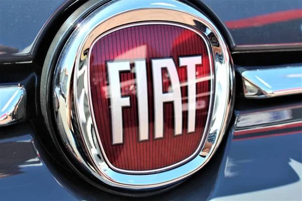Imagen de un logotipo Fiat - Bielefeld / Alemania - 23 / 07 / 2017 — Foto de Stock