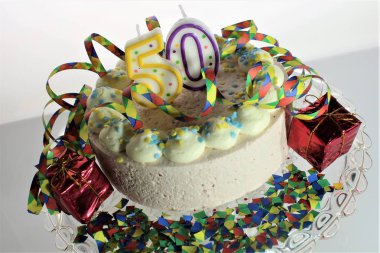 Doğum günü pastası - çeşitli figürler görüntüsünü