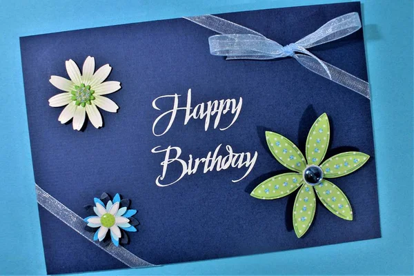 Uma imagem de um cartão de aniversário feliz — Fotografia de Stock