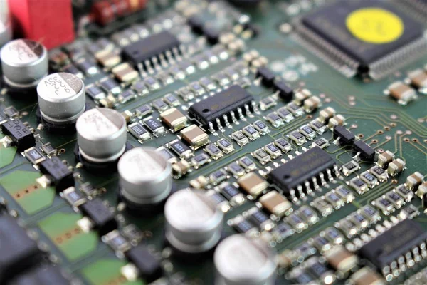 Uma imagem de uma placa de circuito, vários componentes — Fotografia de Stock