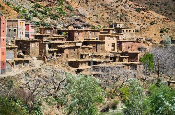 Pueblo en las montañas del Atlas, Marruecos —  Fotos de Stock