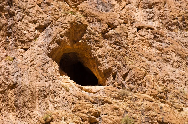 Grotte dans les montagnes de l'Atlas — Photo