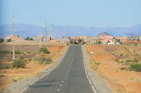 Camino del asfalto en Marruecos — Foto de Stock