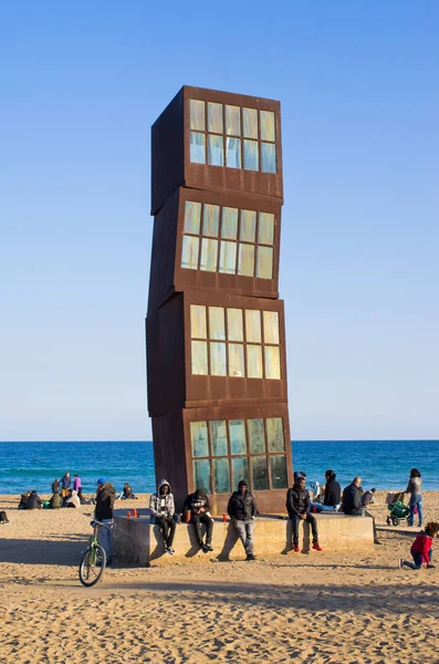 Refugees on Barceloneta beach — Stock Photo, Image