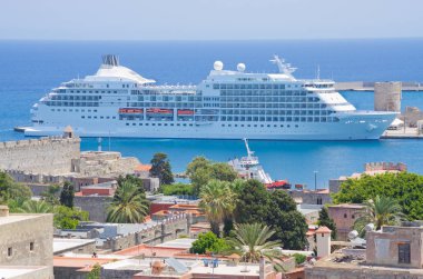 Cruise gemi limanda Rhodes, Yunanistan