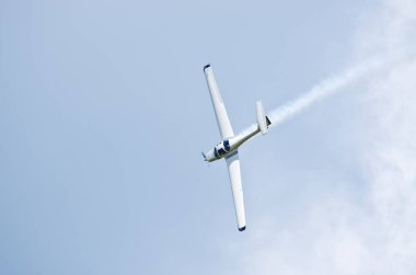 Gökyüzüne airshow sırasında uçakta
