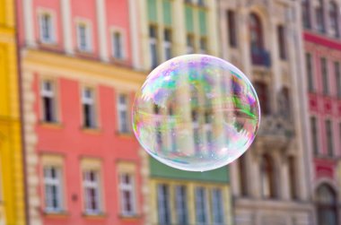 Gökyüzü üzerinde büyük sabun köpüğü