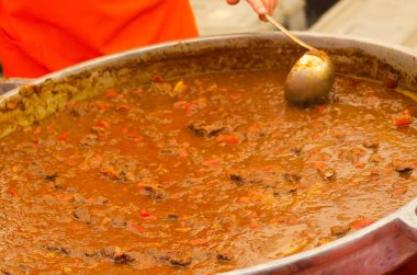 Geleneksel gulaş yemek pişirme