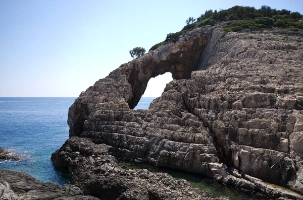 Korakonissi bay s kamenem most formace, Zakynthos, Řecko — Stock fotografie