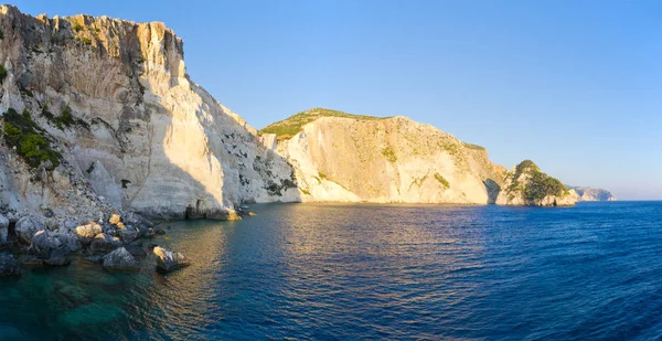 Klippen van Zakynthos eiland, Agalas, Griekenland — Stockfoto