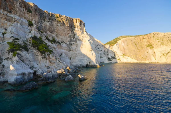 Klippen van Zakynthos eiland, Agalas, Griekenland — Stockfoto