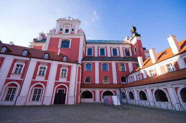 Arka Bahçe fara Poznan, Polonya
