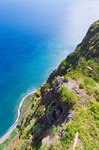 Cabo Girao uçurumdan görüntüleyin. Madeira Adası, Portekiz. — Stok fotoğraf