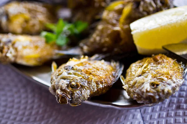 Pesci castanheta fritti sull'isola di Madeira — Foto Stock