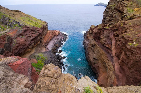 Cliffs of Ponta de Sao Lourenco peninsula - Madeira island — Stock Photo, Image