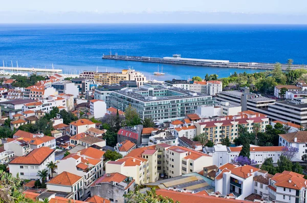 Paisaje urbano de Funchal, isla de Madeira, Portugal — Foto de Stock