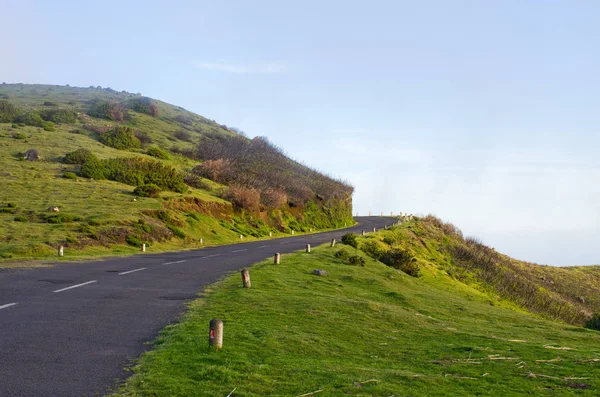 Estrada no planalto de Paul da Serra, Madeira, Portugal — Fotografia de Stock