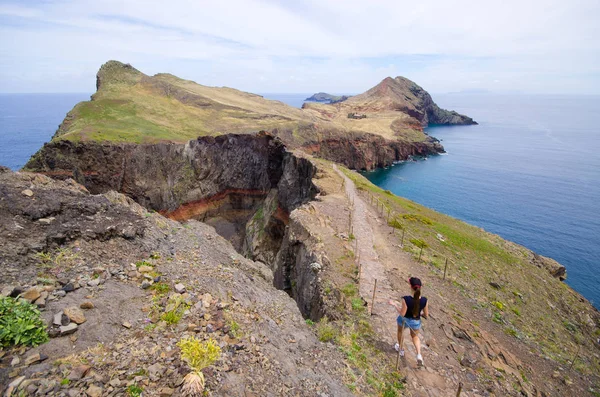 Senderismo en la península de Ponta de Sao Lourenco - Isla de Madeira , — Foto de Stock