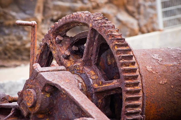 Éléments rouillés de la vieille machine — Photo