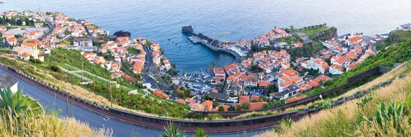 Panorama de Camara de Lobos, Isla de Madeira, Portugal — Foto de Stock
