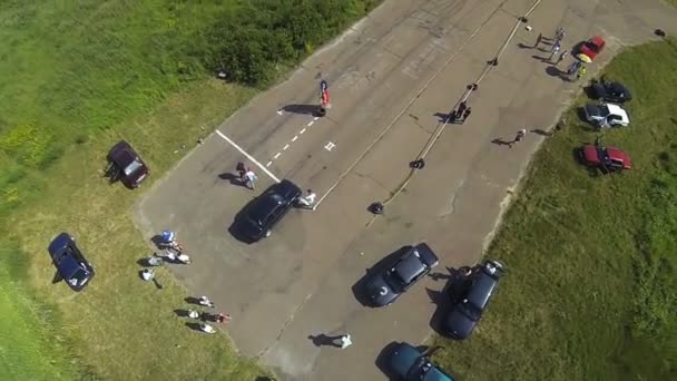 KIEV, UKRAINE - June 26, 2016: Aerial view of two BMW e30 at the drag race — Stock Video