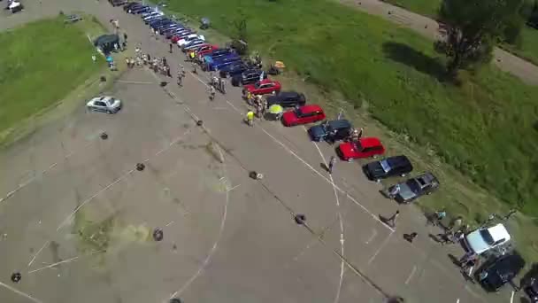 Kiev, Ukrayna - 26 Haziran 2016: Bmw e30 motor Show'da, havadan görünümü — Stok video