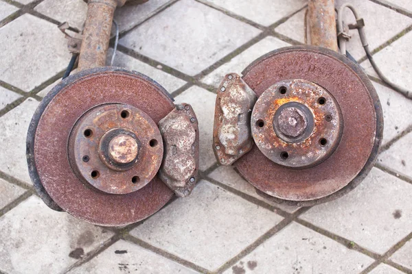 Vieux freins rouillés de la voiture — Photo