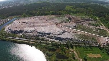 Şehir çöplüğü kuşbakışı göz görünümü düzgün Gölü