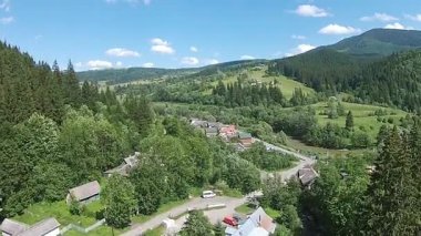 Karpatlar dağların kuşbakışı görüntülemek