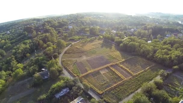 Вид с воздуха на старое село Украины — стоковое видео