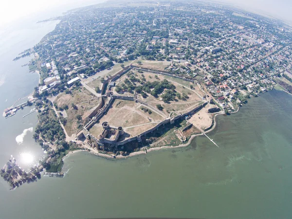 Vista aérea do castelo histórico na praia — Fotografia de Stock